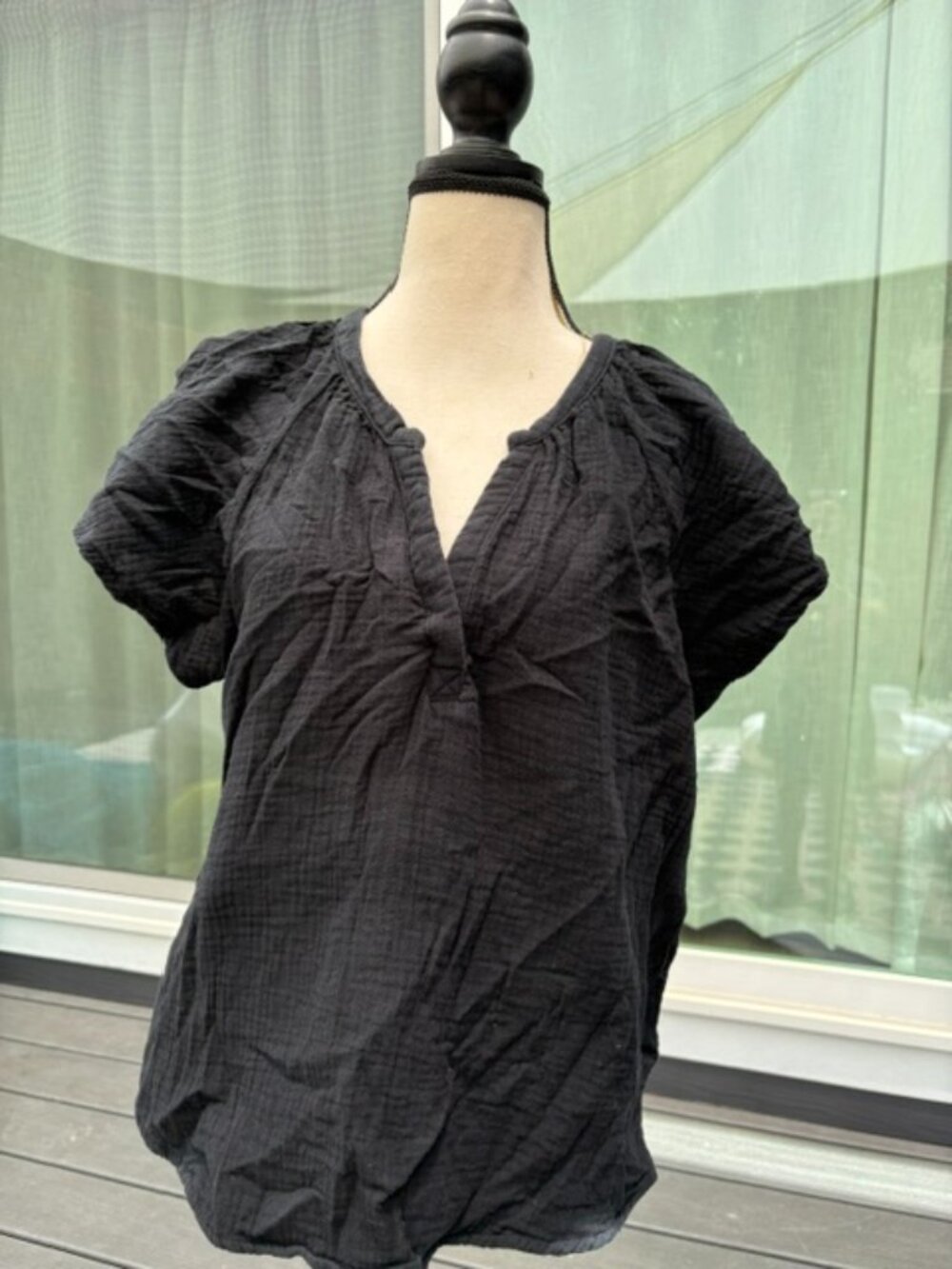 Universal Thread Black Top